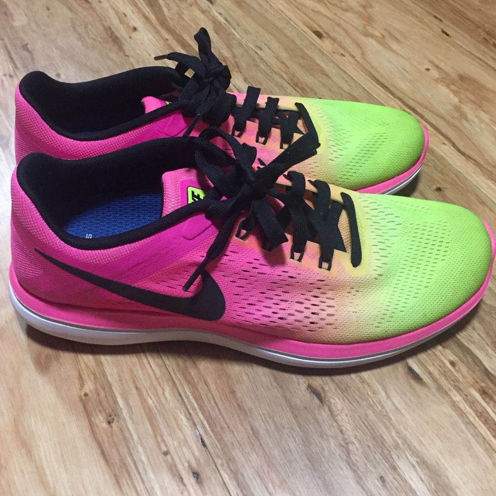 Nike Flex 2016 - Men’s 9 / Women’s 10.5